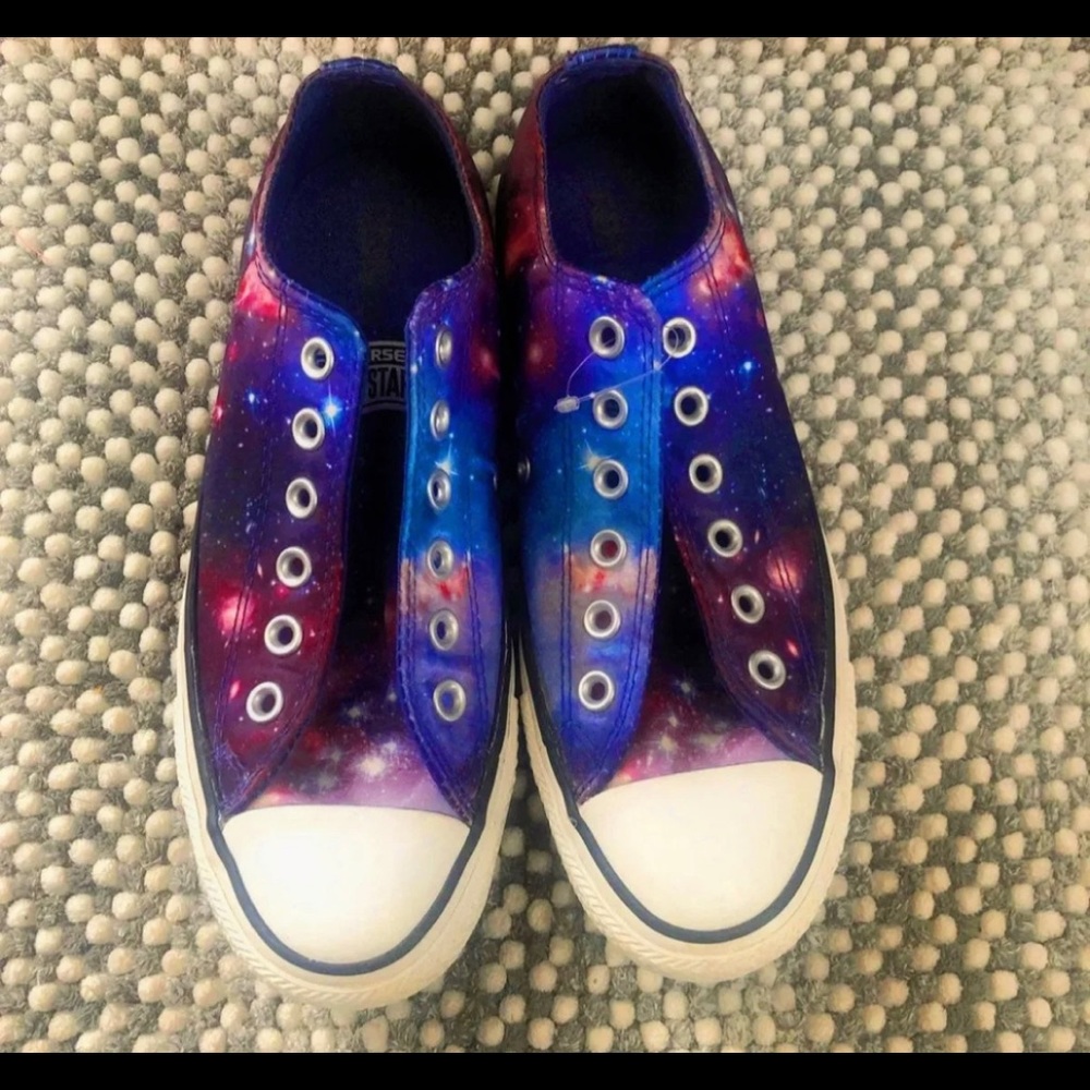 Converse - Picture 3 of 6